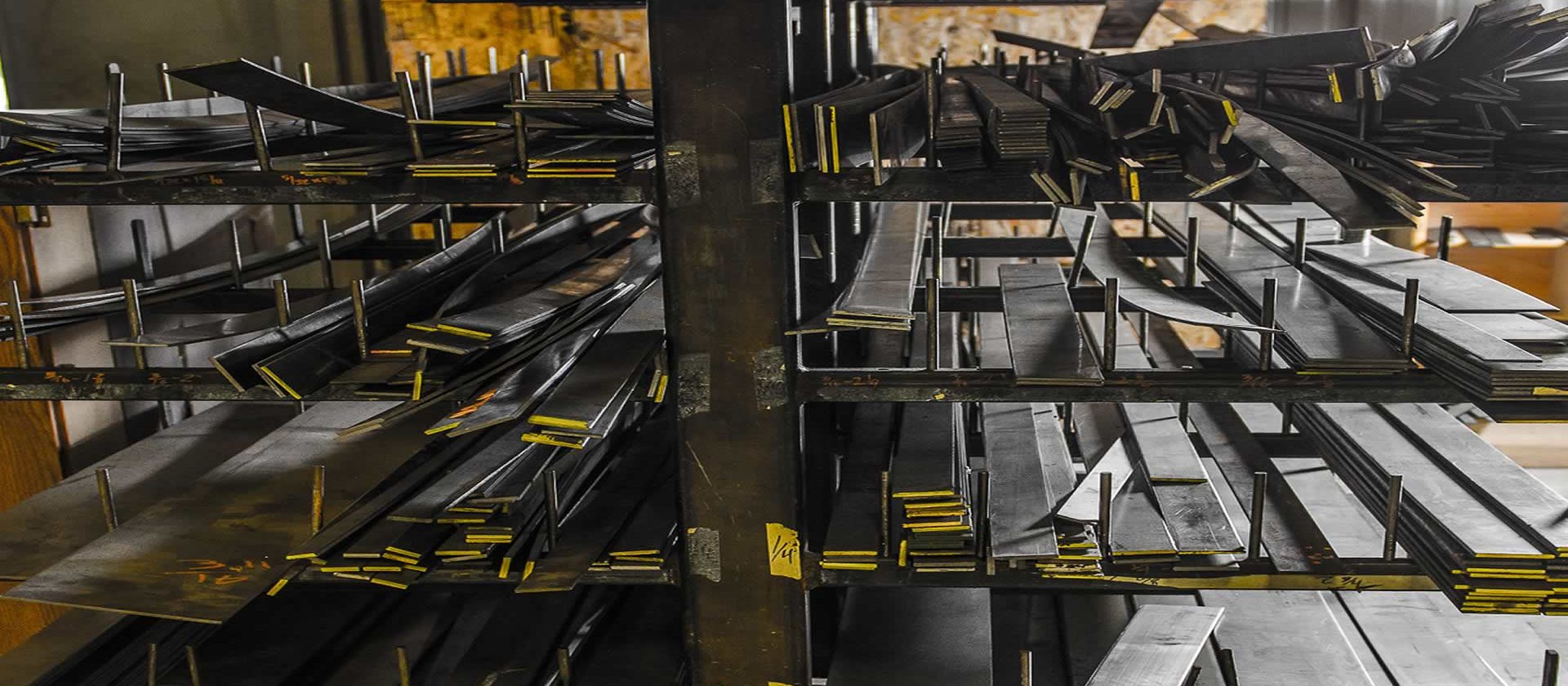 Steel 1095 – The Foundation of TOPS KNIVES