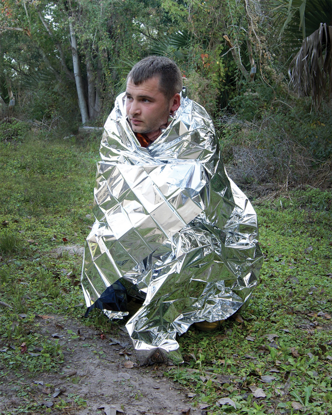 UST Emergency Survival Blanket 2