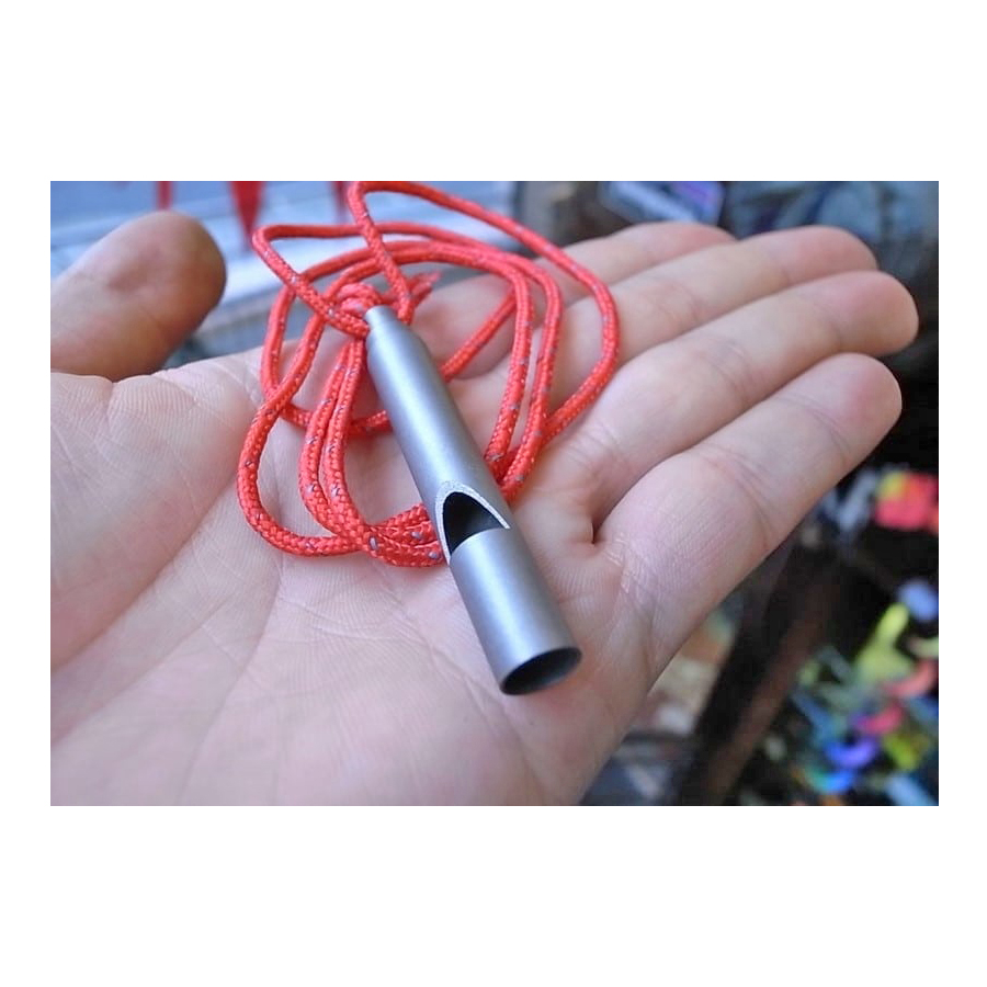 Vargo Titanium Emergency Whistle 3