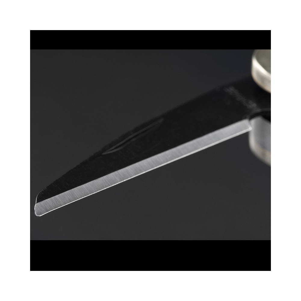 Schrade Old Timer Splinter Carving 2